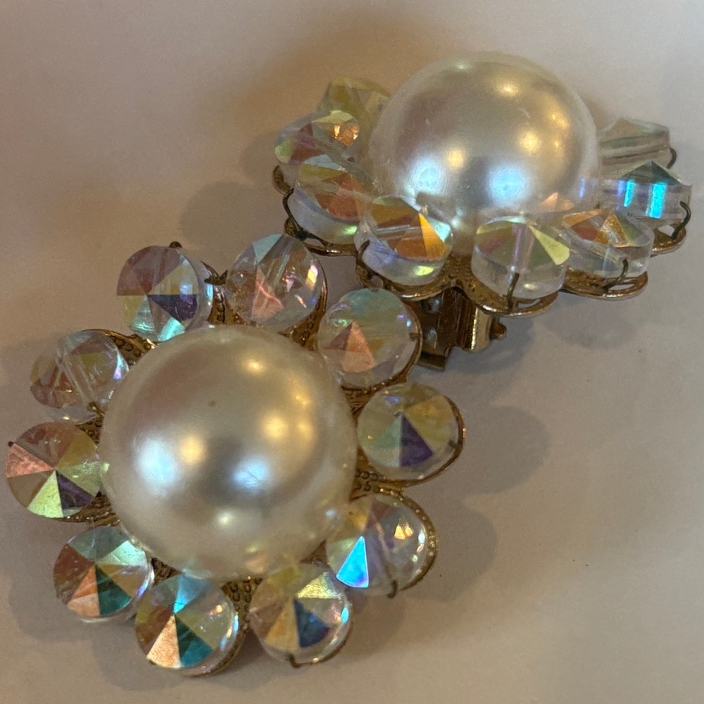 Vintage 1960s Pearl & Aurora Borealis Crystal Clip-On Earrings – 1"